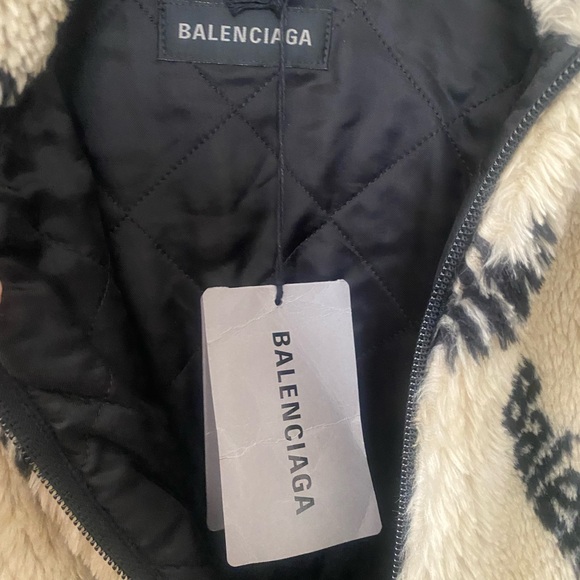 Balenciaga Faux Fur Logo Jacket Beige/Black - Picture 3 of 6